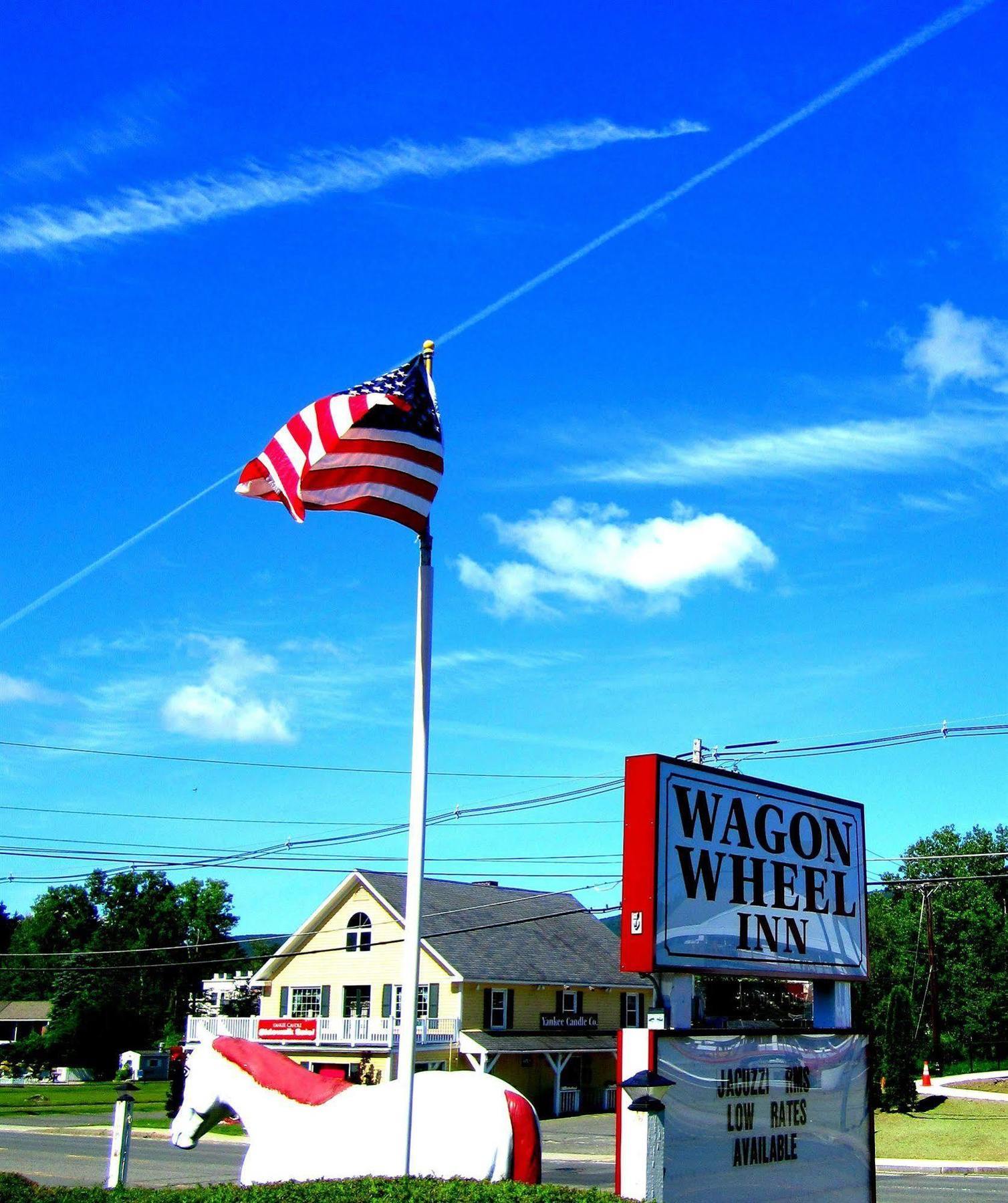 Wagon Wheel Inn Lenox Exteriör bild